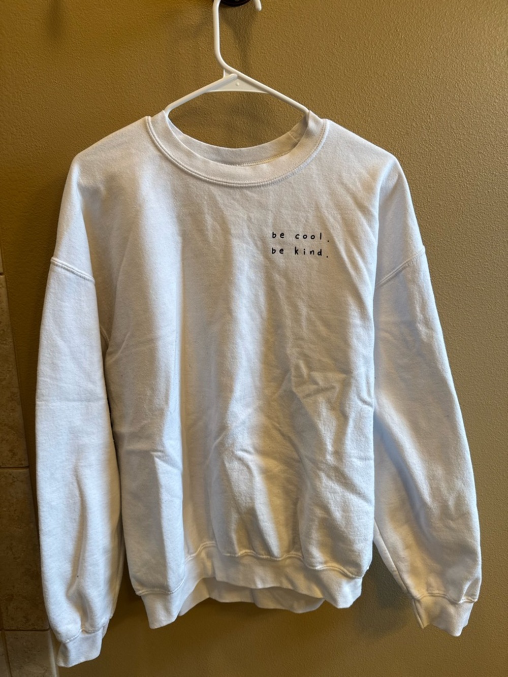 Gildan White Crewneck Sweatshirt with "be cool. be kind." Text - Men's